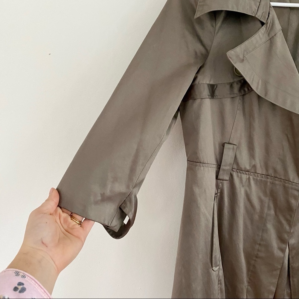 Bebe Gray Green Satin Trench Coat Y2K 3/4 Sleeve Button Detail Gilmore Girls - Picture 2 of 11